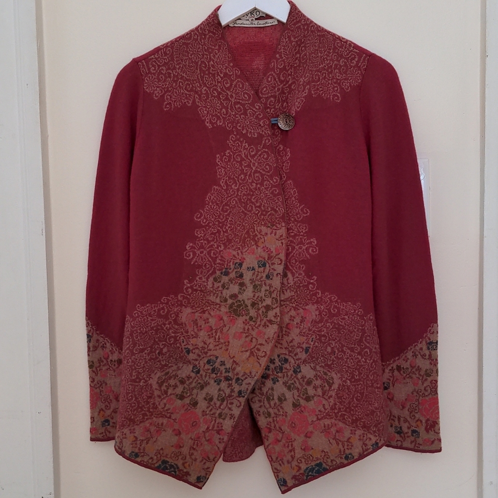 Ivko cardigan. Sz 38/US 8. Wool. Soft cherry with florals